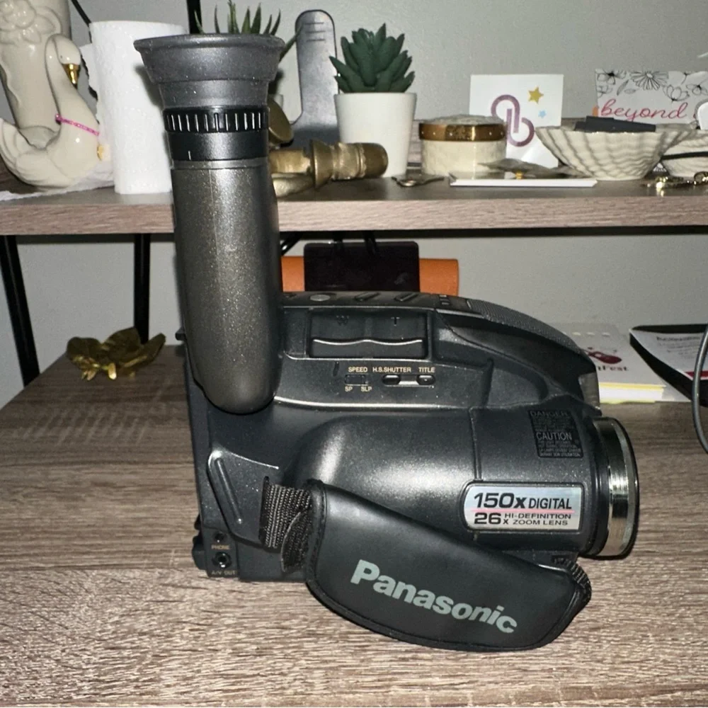 Panasonic Black Video Camcorder with 20x Zoom HC-VX1 Delivers 4K Video